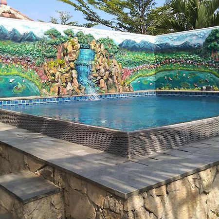 Villa Malang Puncak Buring エクステリア 写真
