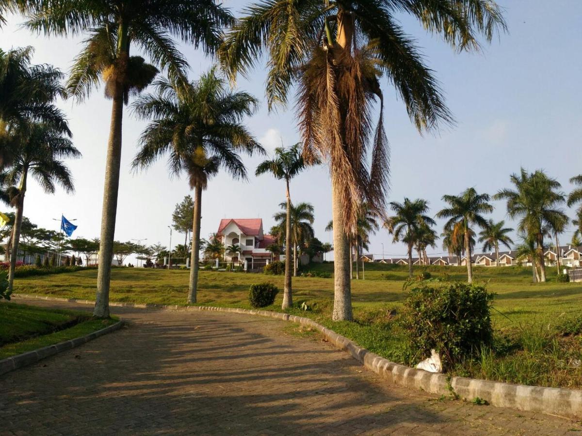 Villa Malang Puncak Buring エクステリア 写真