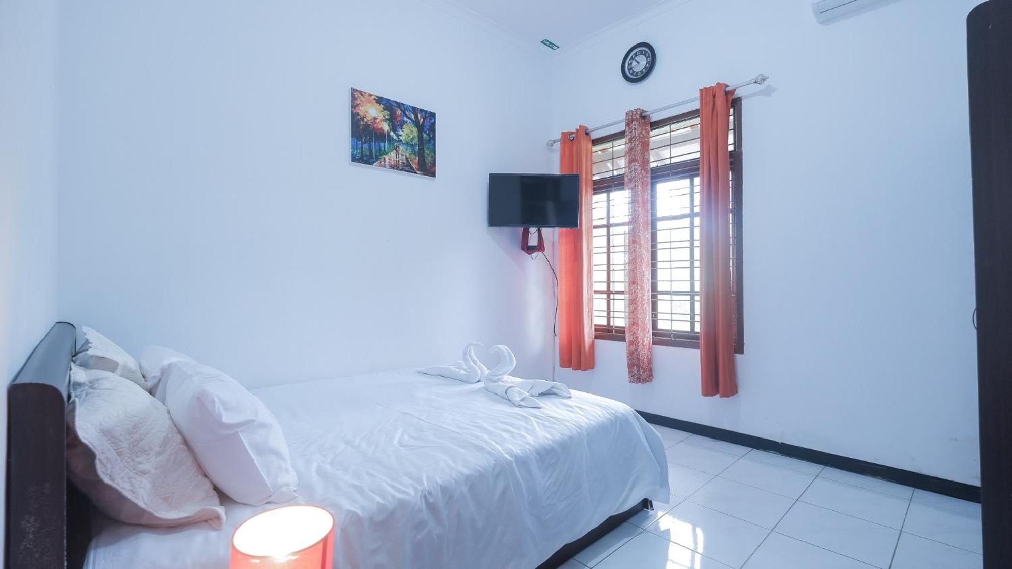 Villa Malang Puncak Buring エクステリア 写真