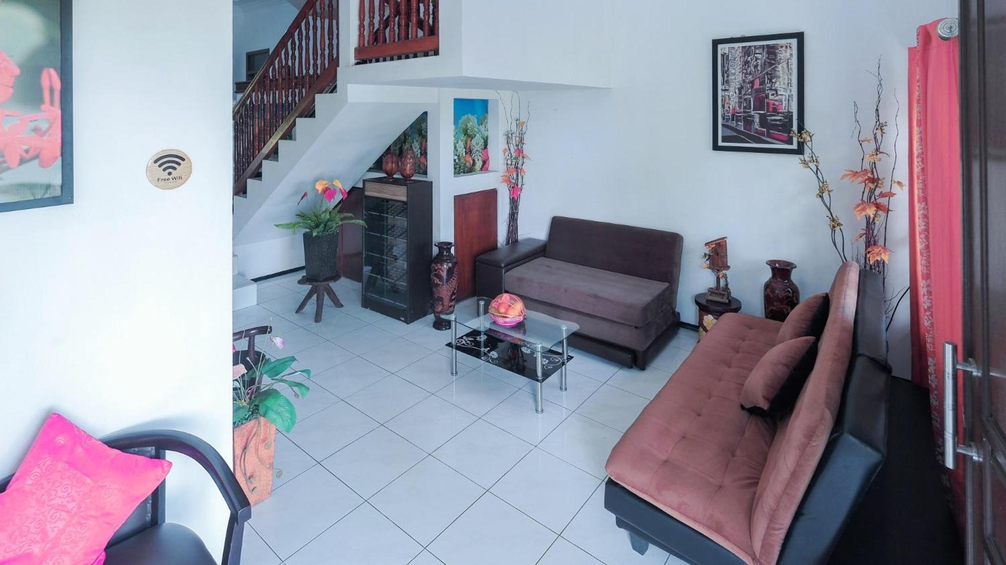 Villa Malang Puncak Buring エクステリア 写真